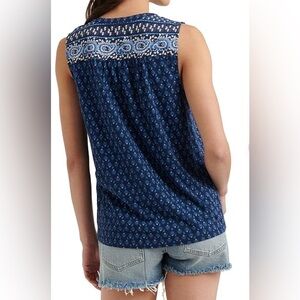 Lucky Brand Women's Sleeveless V Neck Button Up Border Print Top size Small